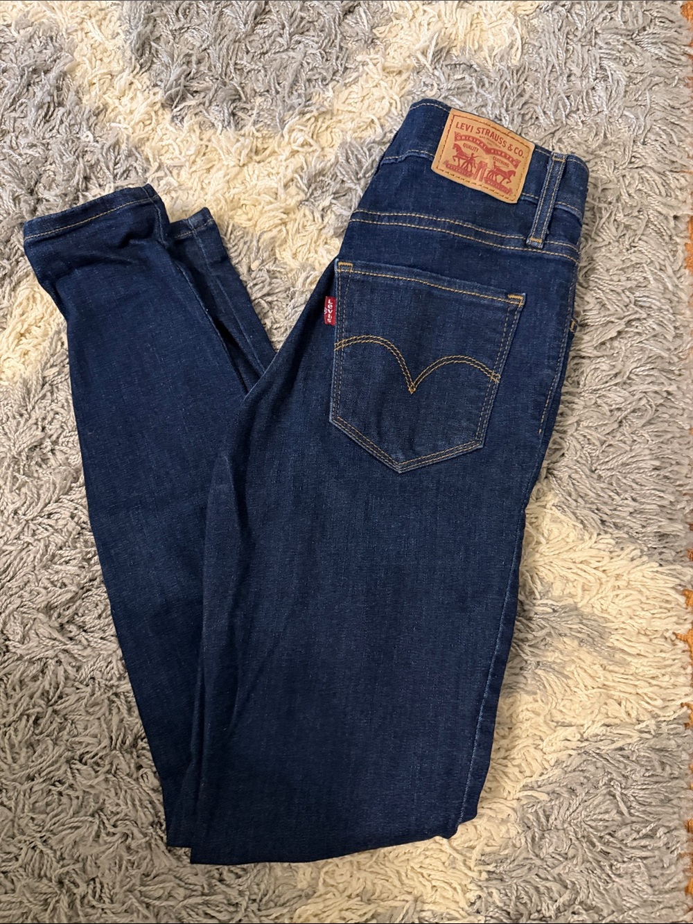 Levi's Women's 720 high rise super skinny size 25